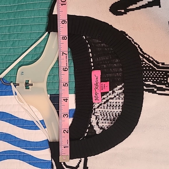 THE Bestsey Johnson Gun Sweater - Picture 8 of 8